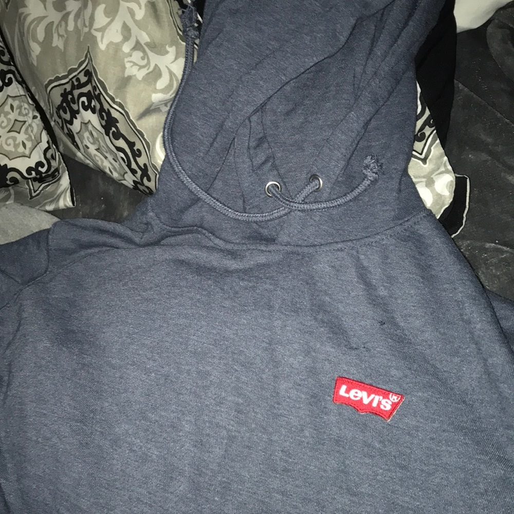 blue levi’s sweater